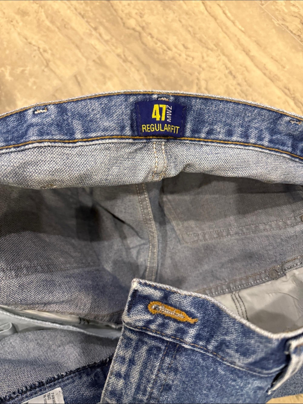 Men's Classic Blue Denim Jeans - Casual Straight Fit 47WMZSW Size 34x34 - Picture 3 of 11